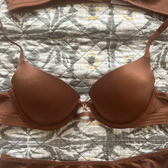 Savage X Fenty Set - Picture 3 of 5